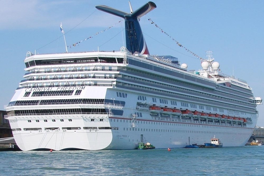 cruise ship tracker carnival freedom
